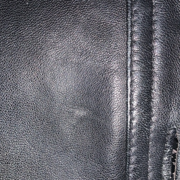 Vintage Wilson’s Leather Jacket. Size Large. Button down. Front pockets. Lined - Picture 7 of 11